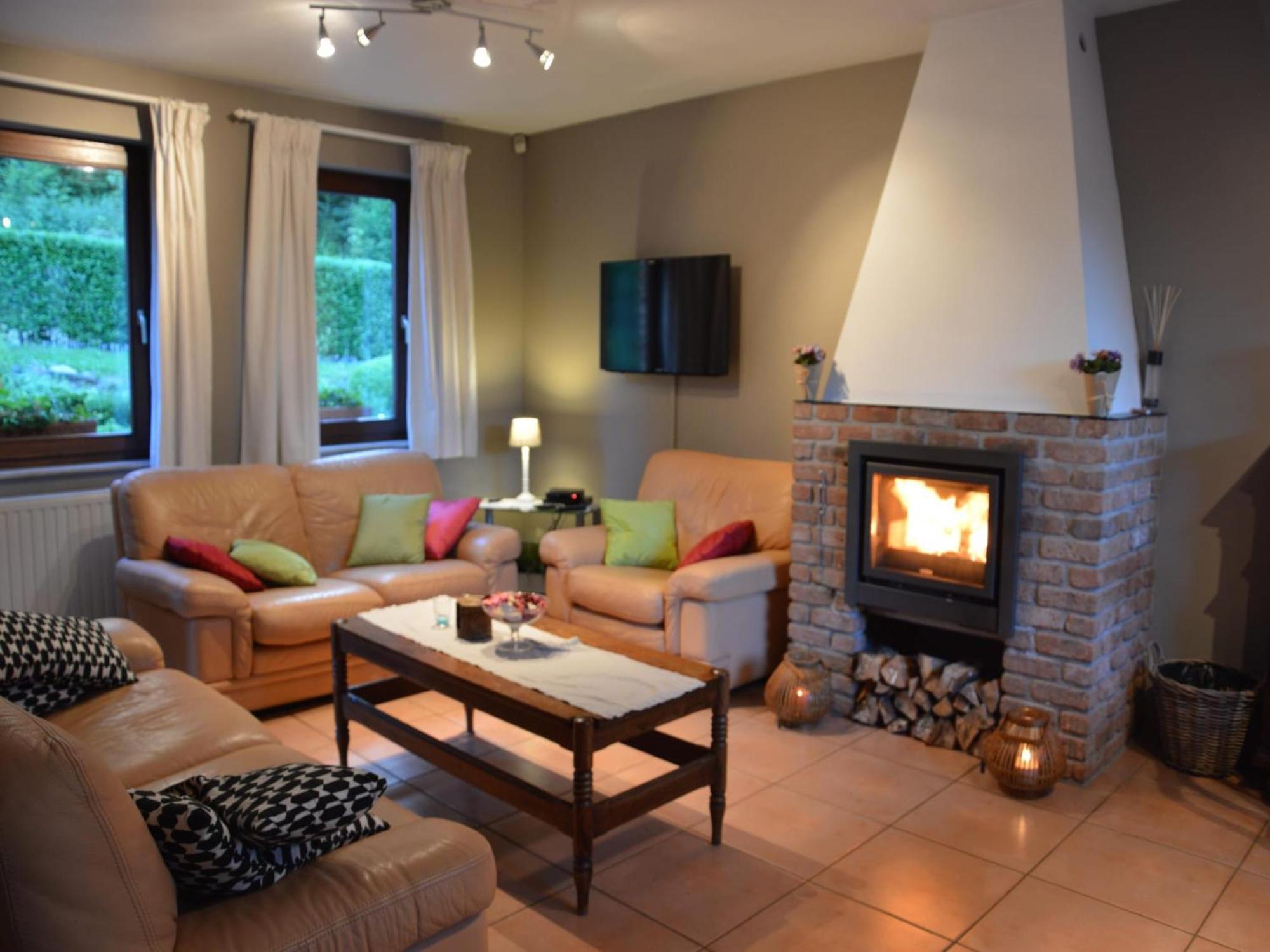 Modern Holiday Home In Stavelot With Fireplace Eksteriør billede