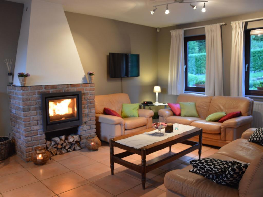 Modern Holiday Home In Stavelot With Fireplace Eksteriør billede