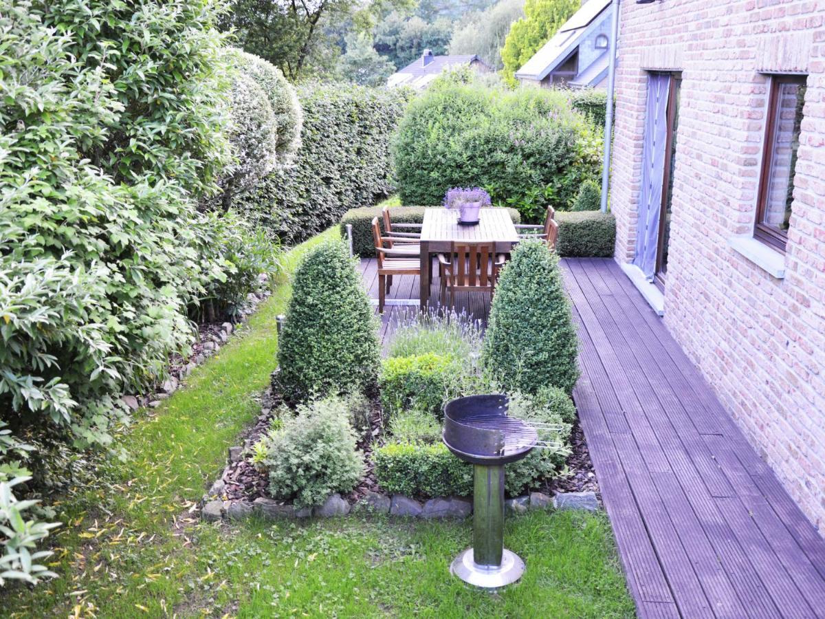 Modern Holiday Home In Stavelot With Fireplace Eksteriør billede